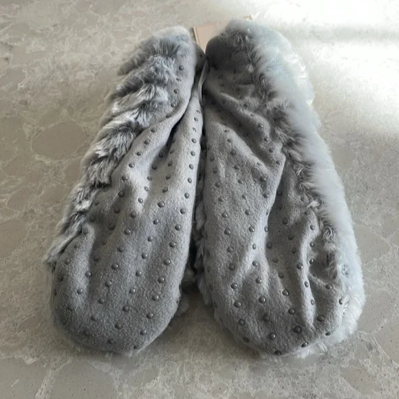 BNWT slipper, socks with grippers - Picture 4 of 4